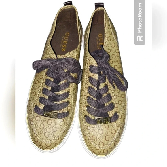 Guess Kirkwel Signature Logo Sneakers - Picture 1 of 5